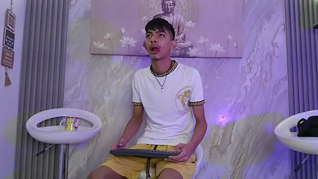 KITTY BOSH online show from April 23, 1:24 pm