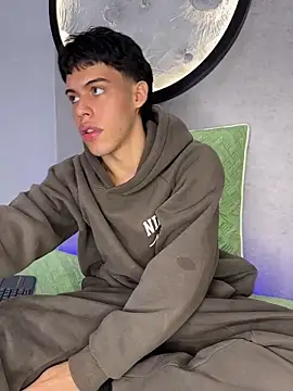 Lucian-greyy online show from February 15, 8:02 am