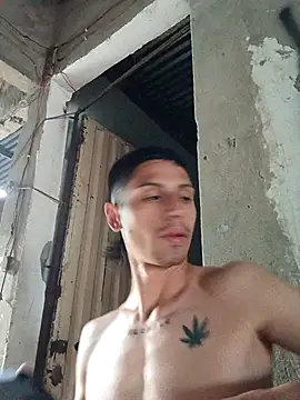 Snapshot of Lucckk777 chatting on April 11, 11:25 am Lucckk777 online show from April 11, 11:25 am