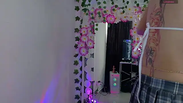 Mis Cersi online show from April 25, 7:33 pm