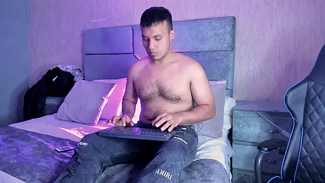 AronGarcia online show from February 20, 8:09 pm