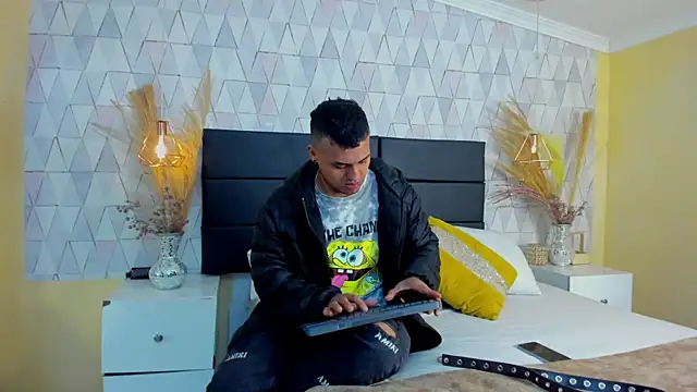 AronGarcia online show from March 8, 12:31 pm