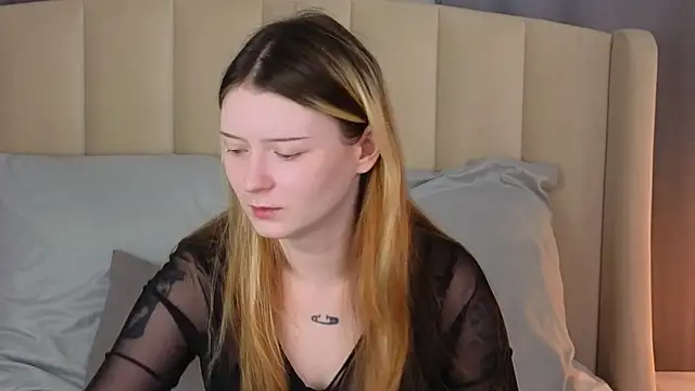 Snapshot of AlyssFrost chatting on July 12, 2:02 am AlyssFrost online show from July 12, 2:02 am