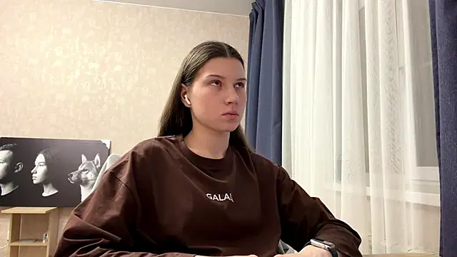 Snapshot of CloudyTube chatting on February 17, 3:51 pm CloudyTube online show from February 17, 3:51 pm