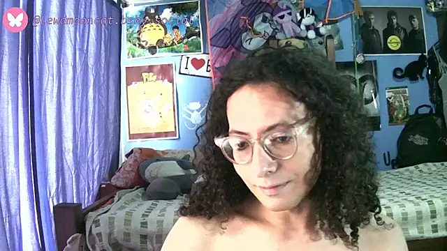 lewd mooncat online show from May 8, 9:42 pm