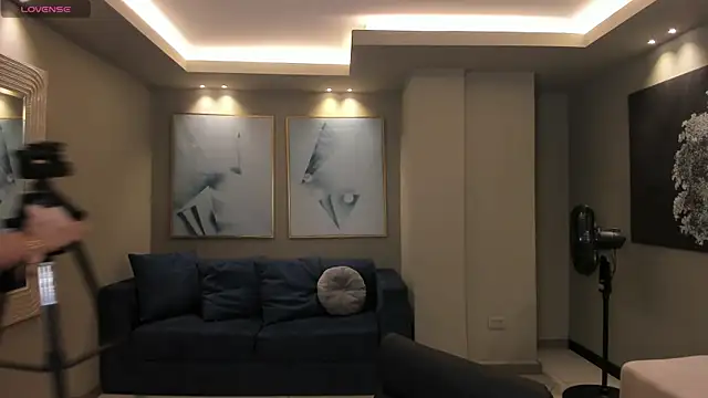 AmaraDivine online show from April 22, 11:34 am