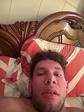 Snapshot of Valentinacouple chatting on February 28, 7:04 pm Valentinacouple online show from February 28, 7:04 pm