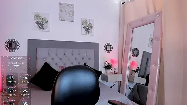 julietha Vega online show from April 20, 6:31 pm