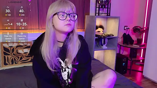 MoliQin online show from April 19, 8:13 am