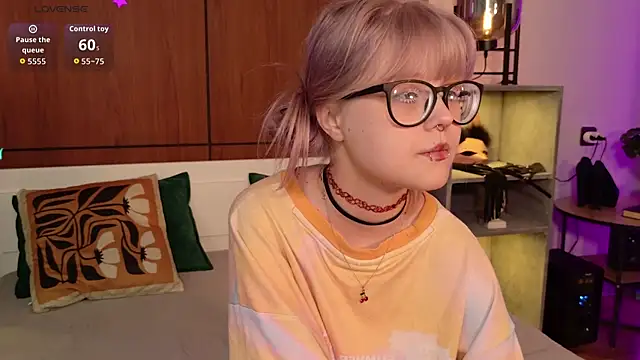 MoliQin online show from April 23, 7:09 am