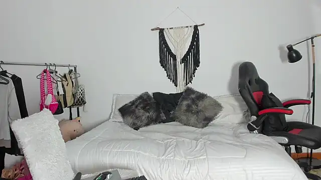 Snapshot of aurora_moonm chatting on May 28, 3:15 am aurora moonm online show from May 28, 3:15 am