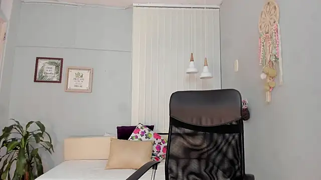 Amber Novoa online show from March 6, 12:34 pm