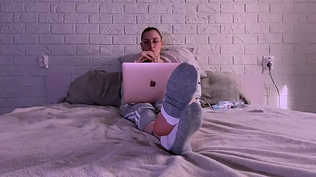 missmiroslava online show from April 10, 11:04 am