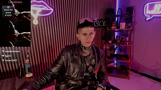 Maximoking26 online show from April 18, 4:38 am