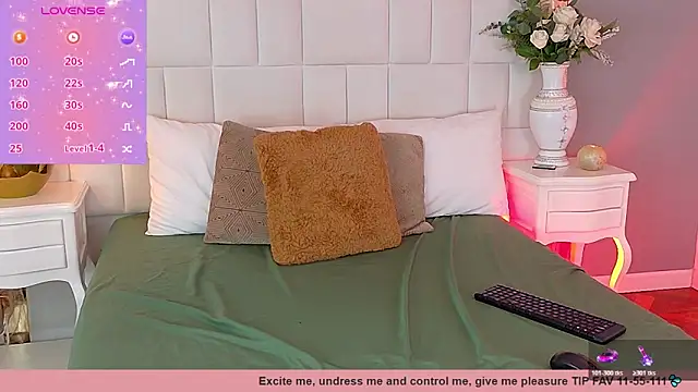 AraLewis online show from April 22, 4:37 am