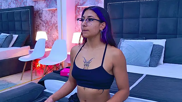 Raven Gloomy online show from April 15, 12:45 pm