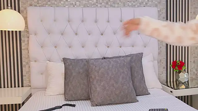 AntonellaEscudero online show from April 21, 7:50 pm