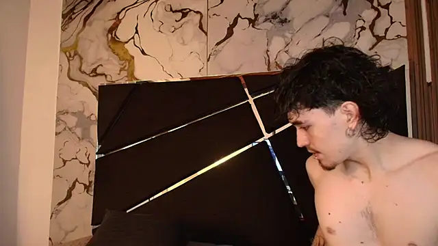 Couple In Heat online show from June 3, 3:20 am