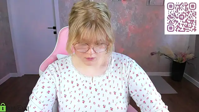 luna c0ra online show from April 22, 1:08 am