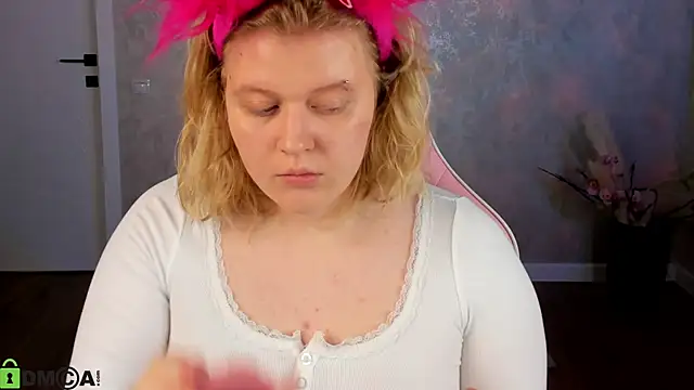 luna c0ra online show from April 24, 1:30 am