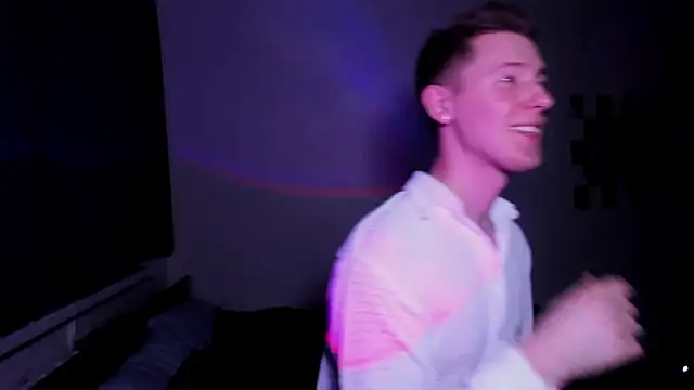 Snapshot of vence_dor chatting on February 17, 6:36 pm vence dor online show from February 17, 6:36 pm