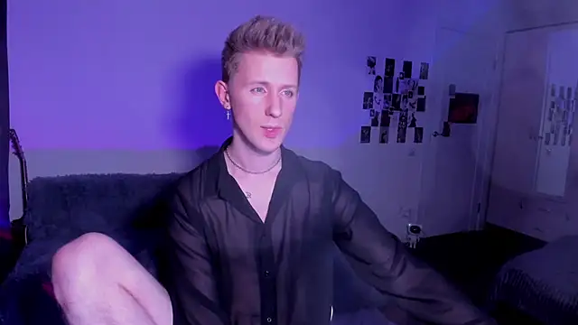 Snapshot of vence_dor chatting on March 22, 8:23 pm vence dor online show from March 22, 8:23 pm