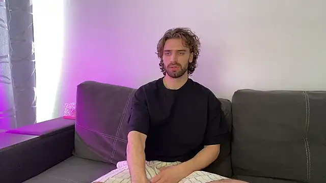 LiamKortes online show from February 19, 8:54 am