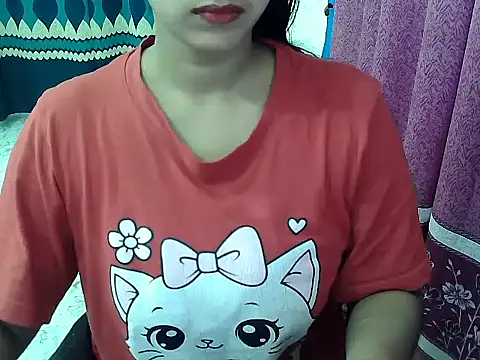 Snapshot of x-_10 chatting on June 29, 1:23 am x- 10 online show from June 29, 1:23 am
