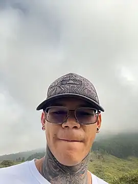 Maxtor  online show from February 23, 1:19 pm