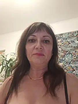 SaraGina online show from April 19, 9:06 pm