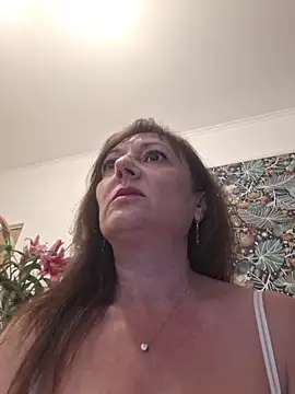 Snapshot of SaraGina chatting on April 29, 9:32 pm SaraGina online show from April 29, 9:32 pm
