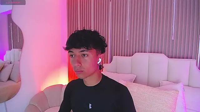 Aiden Rivers  online show from March 26, 12:44 pm