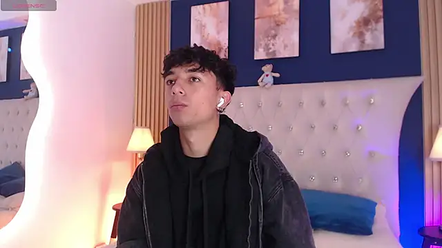 Aiden Rivers  online show from April 21, 12:55 pm