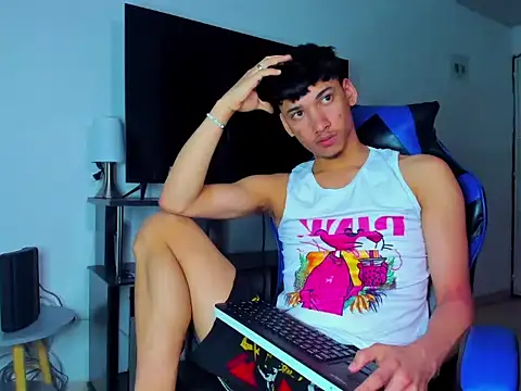 Lyam Russo online show from April 3, 5:16 am