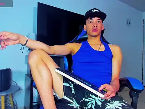 Lyam Russo online show from April 9, 5:07 am