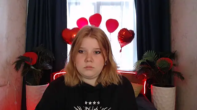 StripGyrl online show from March 5, 8:21 am