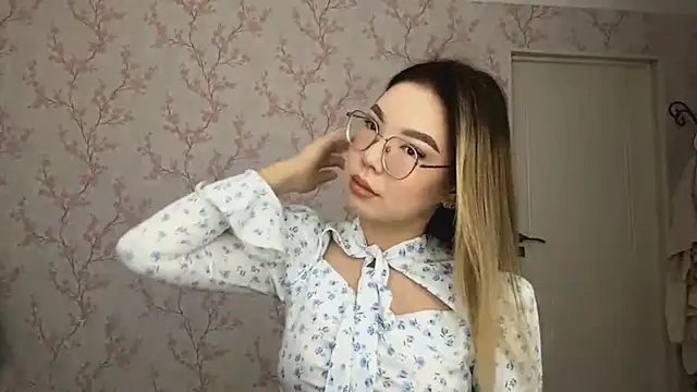 Elina Mottel online show from March 4, 9:04 am