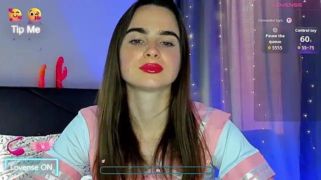 megann fox2 online show from July 13, 3:04 pm