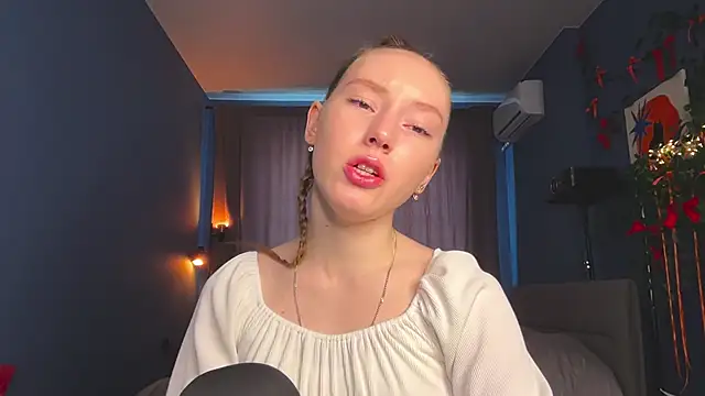 Snapshot of Anna_Kare chatting on March 6, 1:29 pm Anna Kare online show from March 6, 1:29 pm