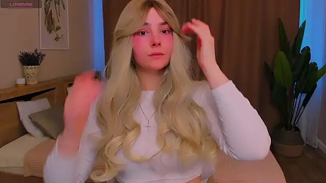 Maddy Wood  online show from February 20, 3:12 pm