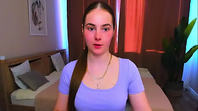 Maddy Wood  online show from April 18, 3:27 pm