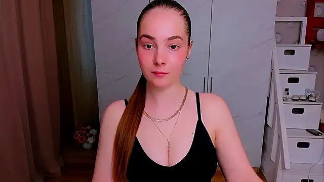 Maddy Wood  online show from April 27, 10:13 am