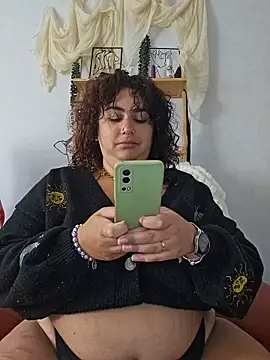 Snapshot of Deesse_luna chatting on May 13, 9:06 am Deesse luna online show from May 13, 9:06 am