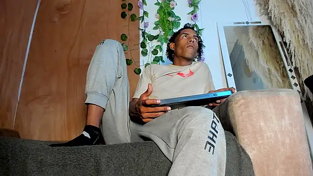 Ethan Blazes online show from March 7, 1:52 pm