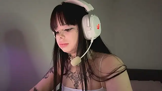 Luna Sohotti online show from April 21, 3:17 pm