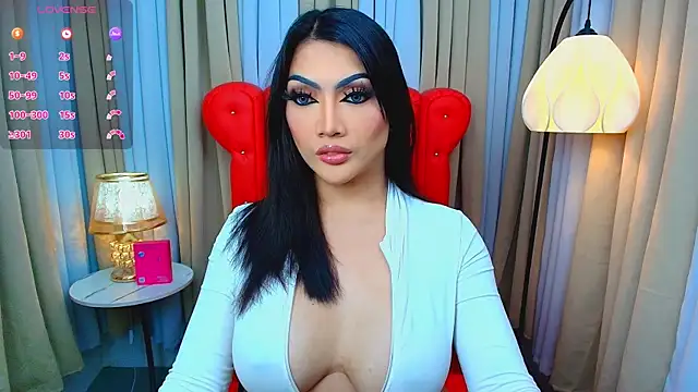 Laureen Hilton online show from June 8, 11:21 am