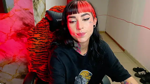 nova kitttyy online show from March 16, 1:11 am