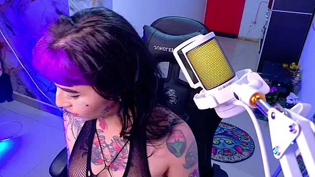 nova kitttyy online show from April 23, 1:29 am