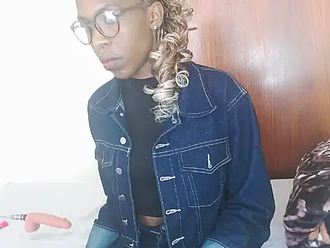 ChocoSlenderXXX online show from March 12, 9:37 am