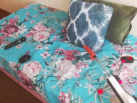 ChocoSlenderXXX online show from March 19, 6:50 am